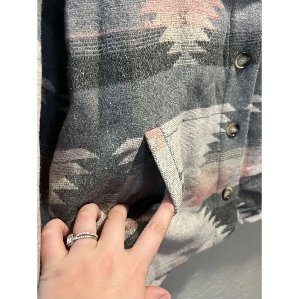 Blue B Collection Grey & Pink Aztec Button Up Shacket Woman’s Size Large - Picture 3 of 7